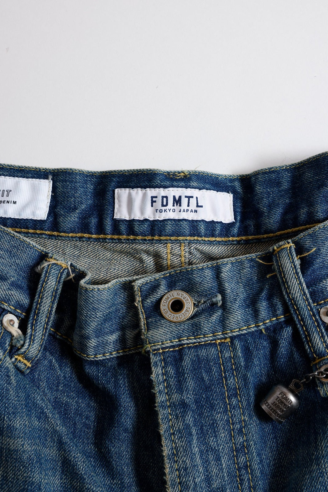 FDMTL SLIM FIT DENIM CS133 FA26/MT133 INDIGO