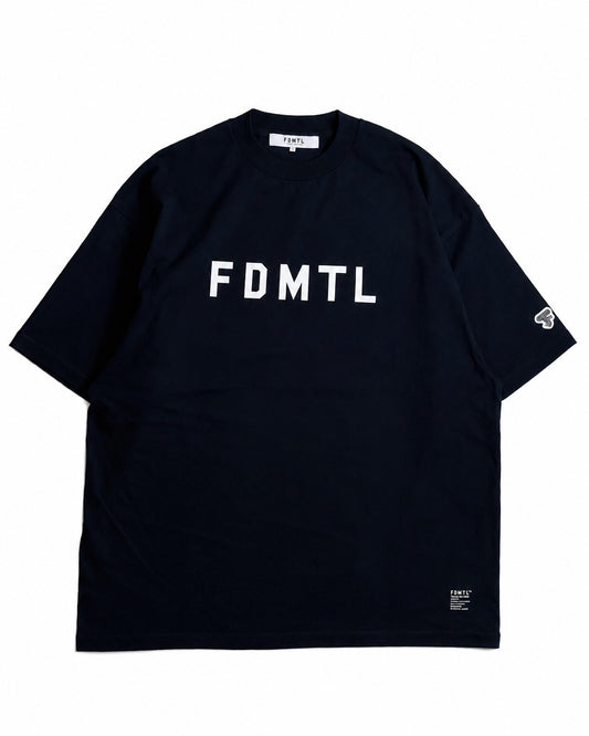 FDMTL LOGO TEE NAVY FA26/TE16